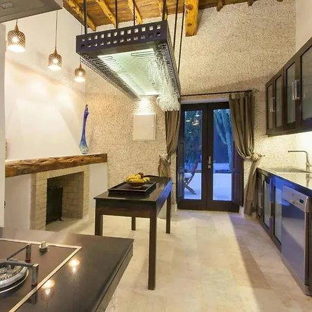 Villa With Barbecue Space Santa Eulària des Riu